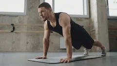 Dacă poți face atâtea flotări la vârsta ta, înseamnă că ești în formă bună.