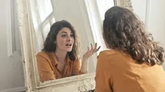 De ce unii oameni vorbesc cu voce tare în sinea lor, din punct de vedere psihologic?