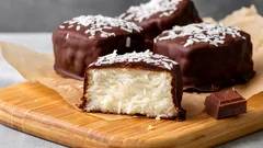 Desert de casă „Bounty”, fără zahăr adăugat – rețete simple și delicioase pentru cei care își îngrijesc silueta